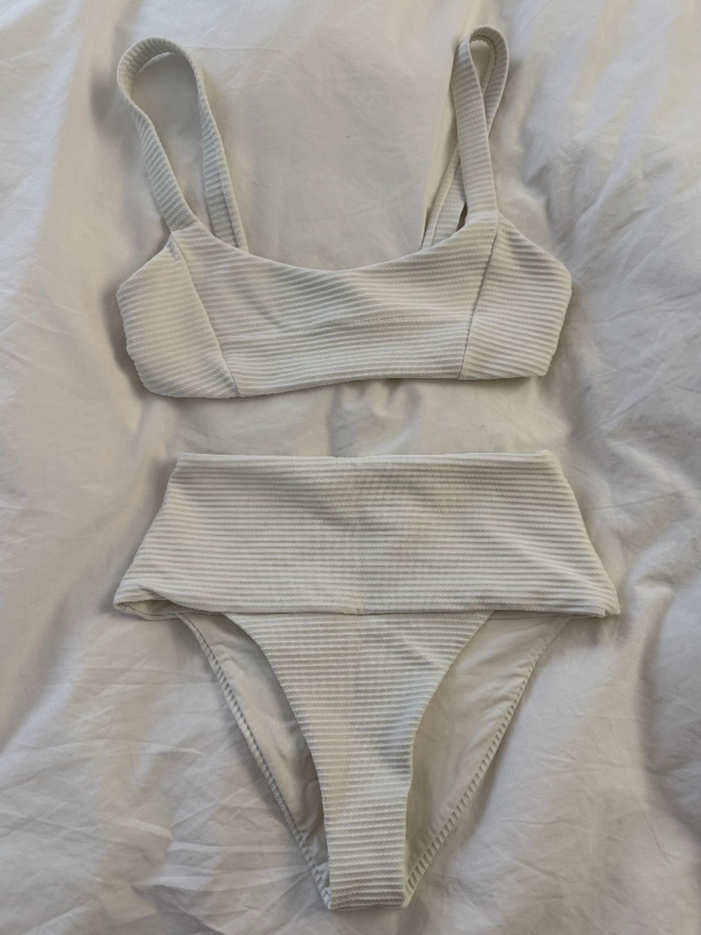 L space jess top and desi bottoms cream small